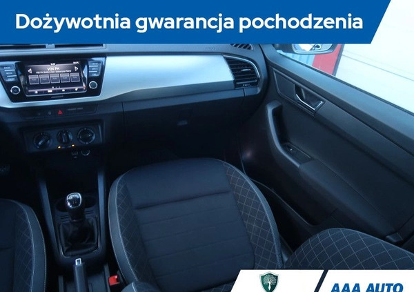 Skoda Fabia cena 35000 przebieg: 140097, rok produkcji 2019 z Trzciel małe 137